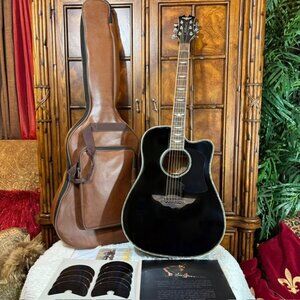 Keith Urban Player Acoustic Guitar + Case + 30 Songs in 30 Days Complete Guitar